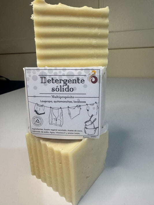 Detergente sólido ecológico - limpieza natural con aceite reciclado